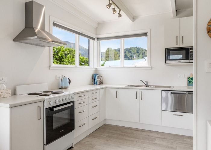  at 30 Beach Road, Waikawa, Marlborough, Marlborough
