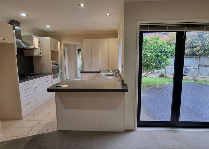  at 6 Friar Close, Flat Bush, Manukau City, Auckland