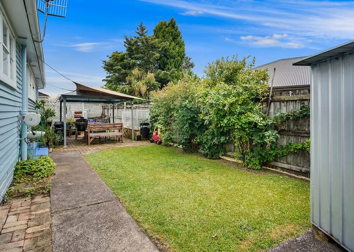  at 9 Le Quesne Place, Fairfield, Hamilton, Waikato