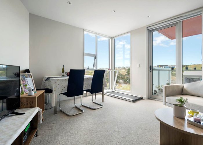  at 402/1 Rose Garden Lane, Albany, North Shore City, Auckland