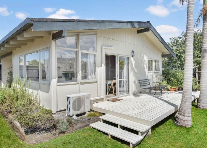 at 2/1A Yeovil Road, Te Atatu Peninsula, Auckland
