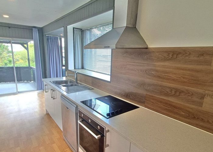  at 30 Glynnbrooke Street, Te Atatu South, Waitakere City, Auckland