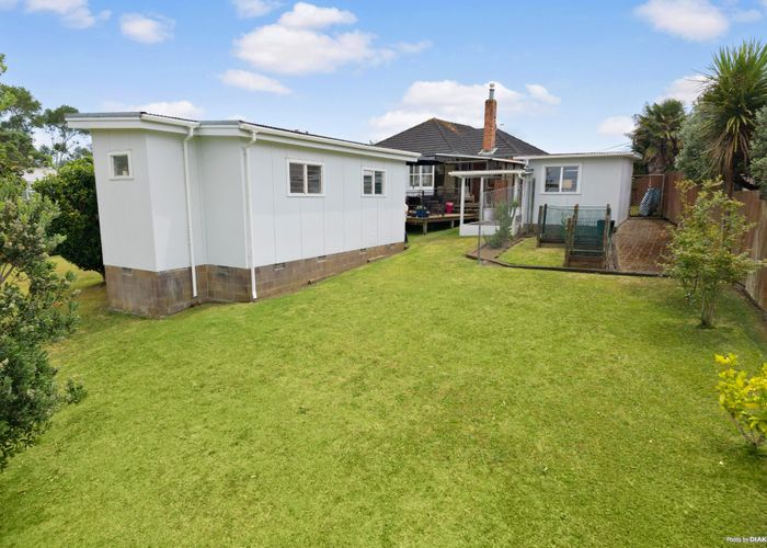  at 10 Weybridge Crescent, Glen Innes, Auckland City, Auckland