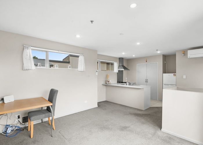  at 10/9 Cameron Street, Sydenham, Christchurch City, Canterbury