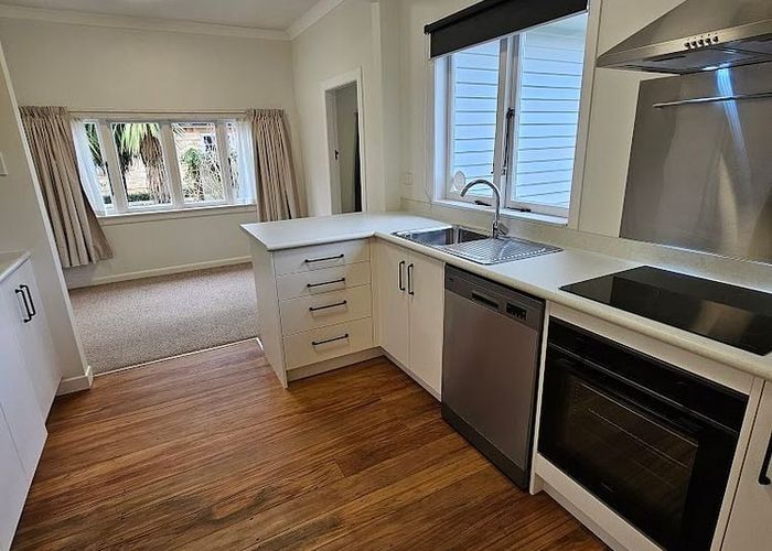  at 30 Oxford Street, Fairfield, Hamilton, Waikato