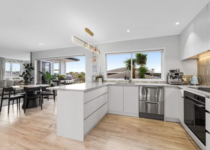  at 2/28 Bay Street, Red Beach, Whangaparāoa