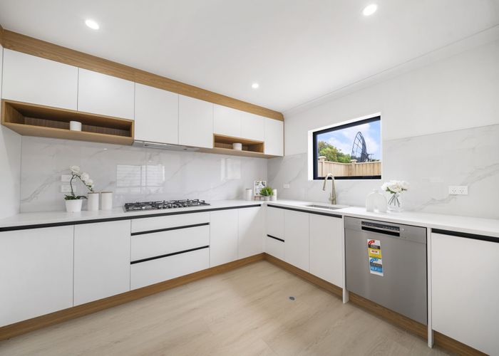  at 2/75 Titirangi Road, New Lynn, Waitakere City, Auckland