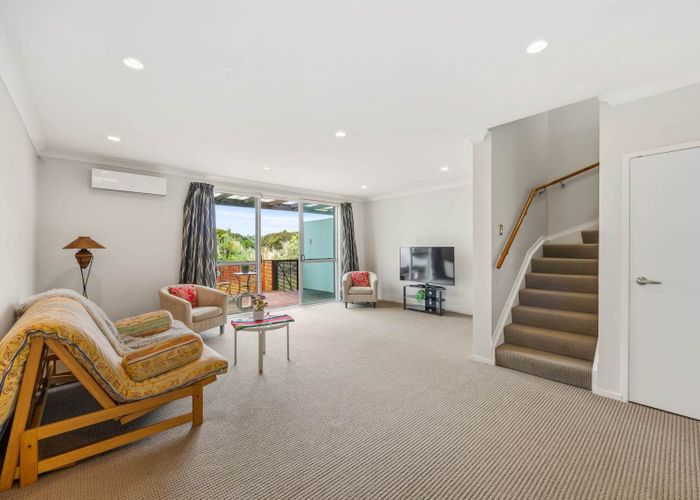  at 9 Clearwater Cove, West Harbour, Waitakere City, Auckland