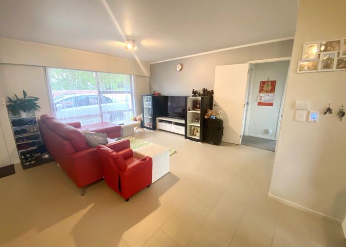  at 2/47 Overton Road, Papatoetoe, Auckland