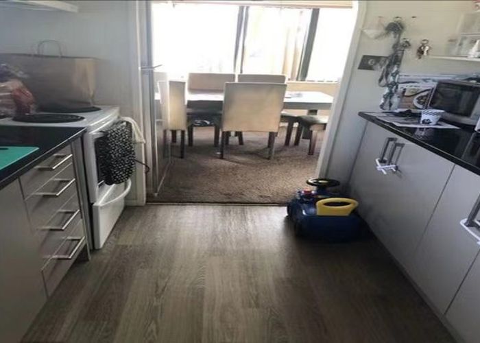  at 9 Thalia, Totara Vale, North Shore City, Auckland