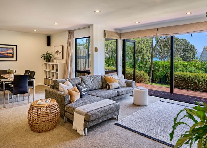  at 8 Cheviot Road, Lowry Bay, Eastbourne, Lower Hutt, Wellington