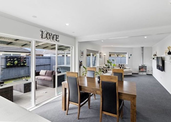  at 4 Vermont Court, Huntington, Hamilton, Waikato
