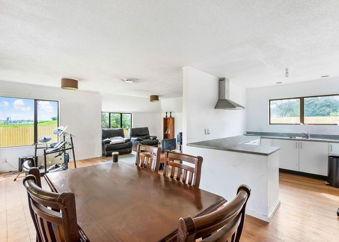  at 29 Hindmarsh Street, Henderson, Auckland