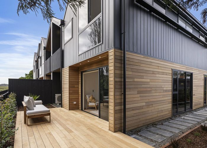  at 1/51 Taipari Road, Te Atatu Peninsula, Auckland