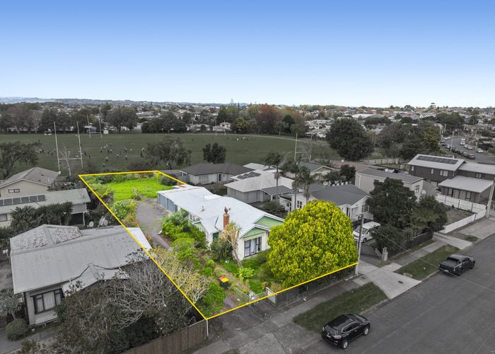  at 42 Earlsworth Road, Mangere East, Auckland