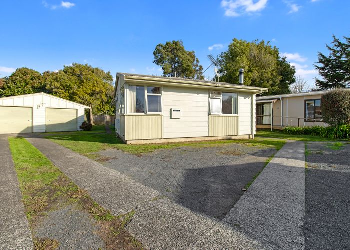  at 43 Oakfield Crescent, Pukete, Hamilton