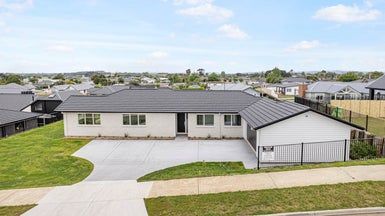  at 7 Kerr Crescent, Patumahoe, Pukekohe