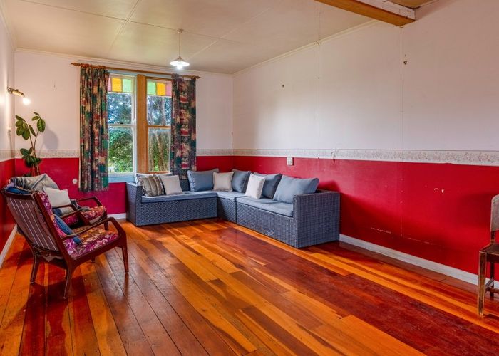  at 33 Tasman Road, Otaki Beach, Otaki