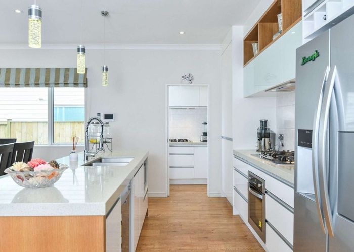  at 21E Stamford Crescent, Flat Bush, Manukau City, Auckland