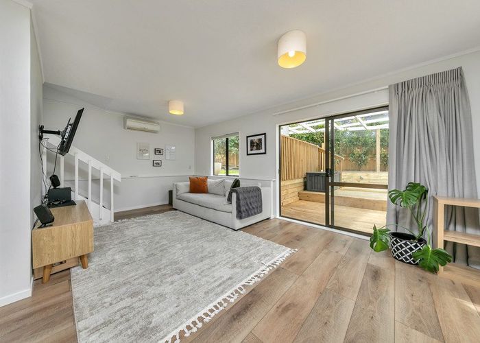  at 1/77 Atkinson Road, Titirangi, Auckland