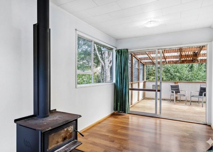  at 24 Mawney Road, Henderson, Waitakere City, Auckland