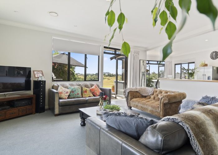  at 64 Mcgiven Drive, Ridgewood, New Plymouth