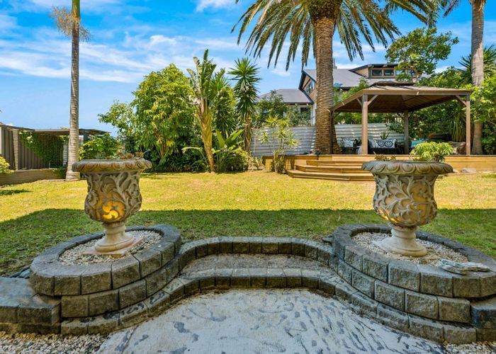  at 11 Stafford Road, Northcote Point, Auckland