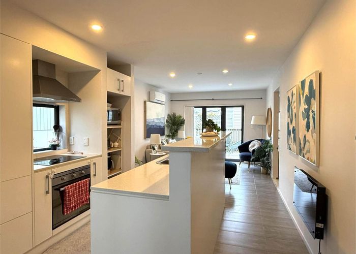  at 8 Kanona Way, Albany, North Shore City, Auckland