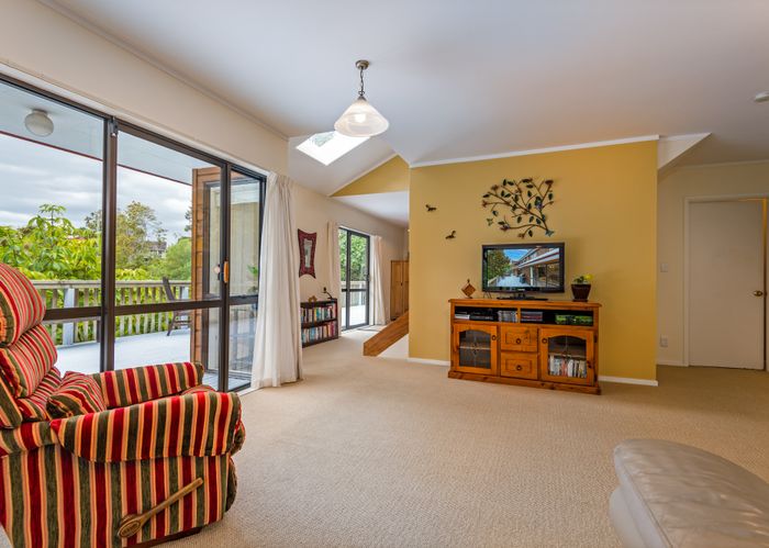  at 32 Springdale Grove, Fitzherbert, Palmerston North