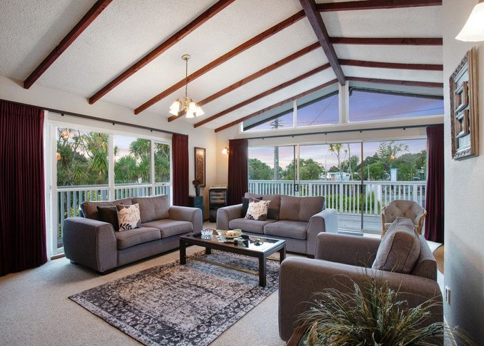  at 211 Woodlands Park Road, Titirangi, Waitakere City, Auckland