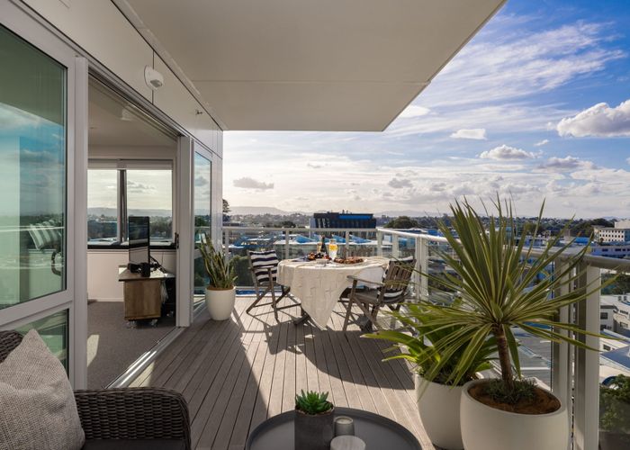  at 1102/72 Devonport Road (Devonport Towers), City Centre, Tauranga, Bay Of Plenty