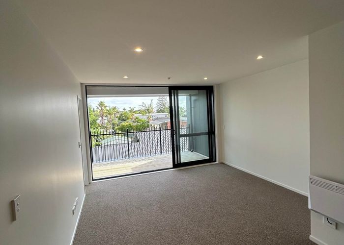  at 7/16 Treasure Lane, Te Atatu South, Waitakere City, Auckland