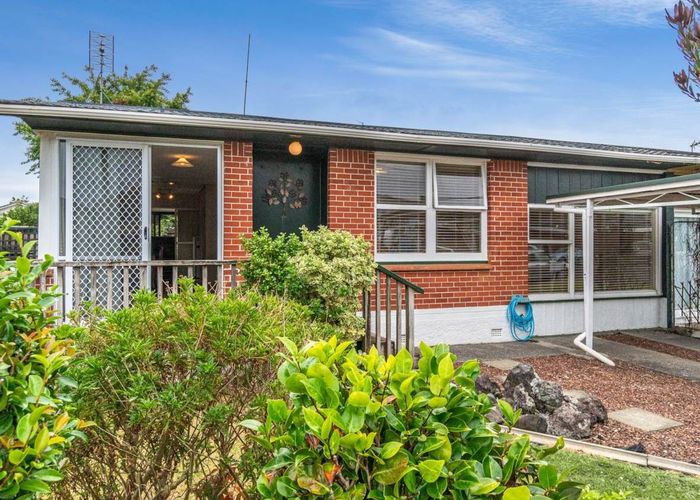  at 4/197 Shakespeare Road, Milford, Auckland