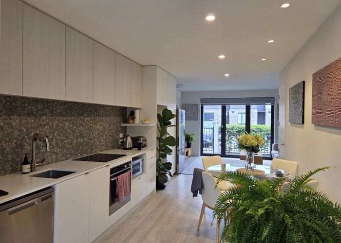  at 2/210 Hereford Street, Christchurch Central, Christchurch