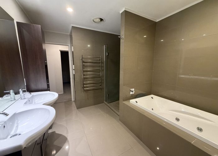  at 113 Redoubt Road, Goodwood Heights, Auckland