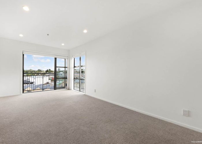  at 5H/10 Crown Lynn Place, New Lynn, Auckland