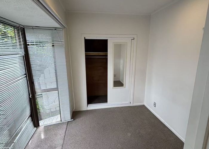  at 6 Kotuku Street, Te Atatu Peninsula, Waitakere City, Auckland