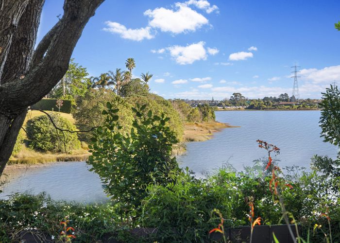  at 20 Westholm Way, Pahurehure, Papakura, Auckland