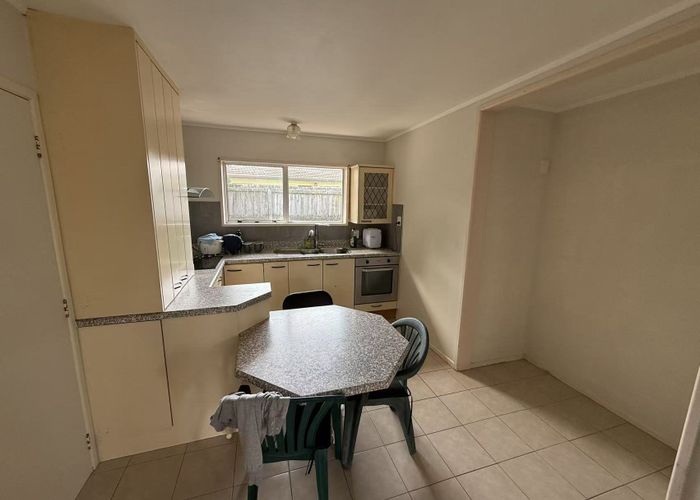  at 2/3 Hedge row, Sunnyhills, Manukau City, Auckland