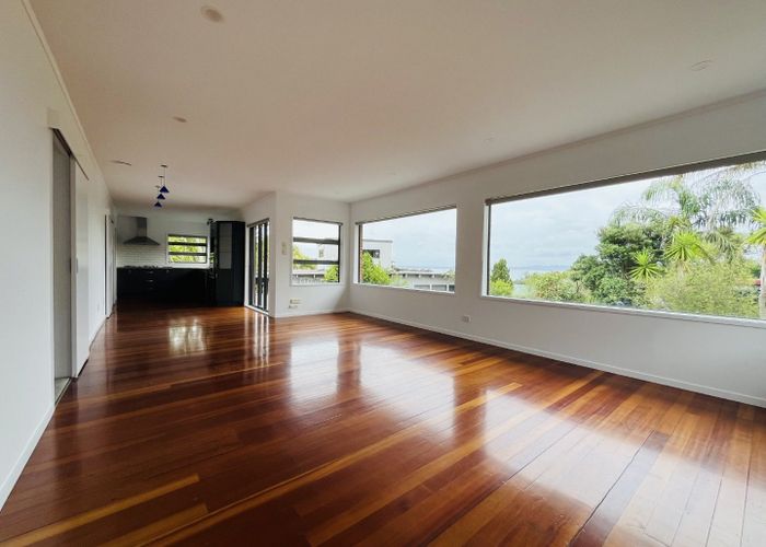  at 5 Anchor Place, Beach Haven, Auckland