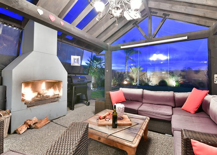  at 6 Raabia Close, Parakai, Helensville