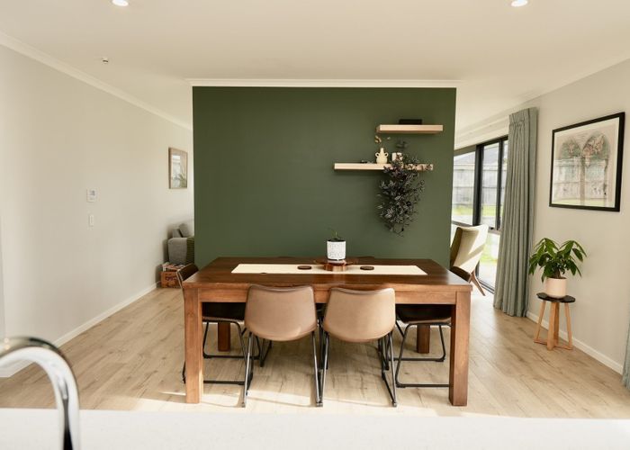  at 202 Pacific Drive, Fitzherbert, Palmerston North