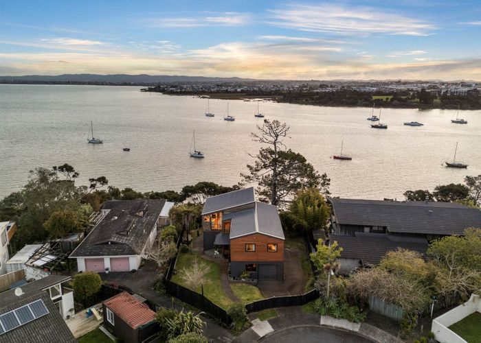  at 130 Aeroview Drive, Beach Haven, Auckland