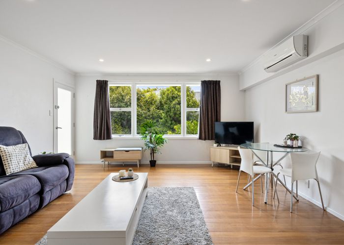  at 2/49 Brockworth Place, Riccarton, Christchurch