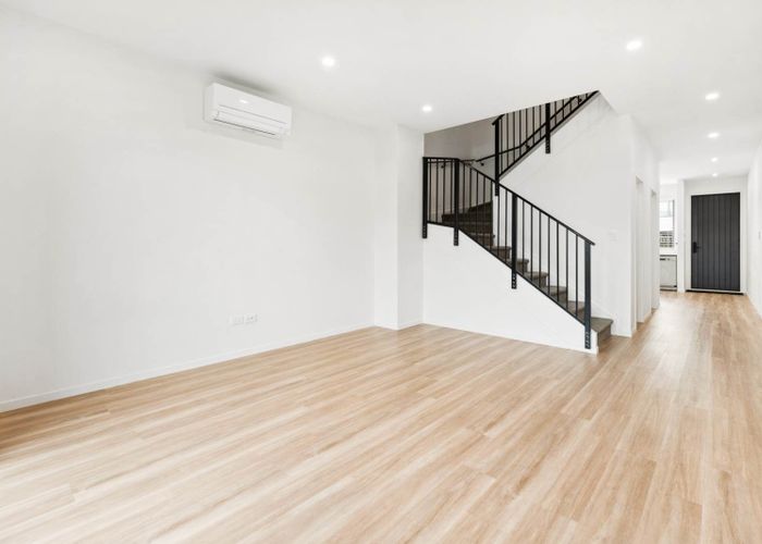  at 9 Serpent Road, Flat Bush, Manukau City, Auckland