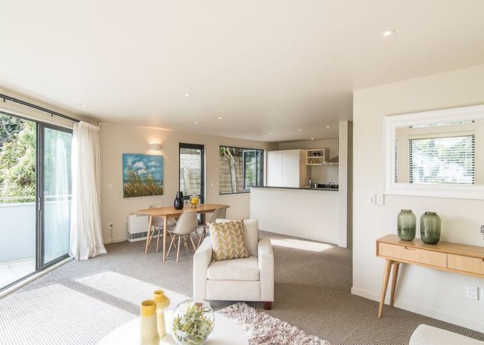  at 42 Fairview Crescent, Kelburn, Wellington