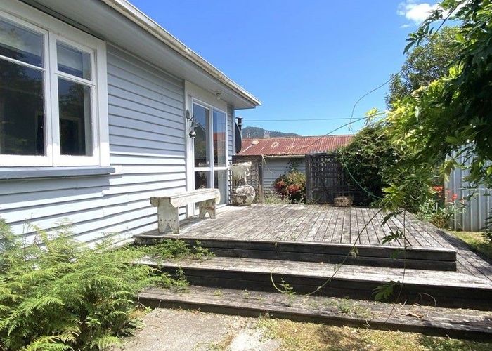  at 61 Inverness Street, Dunollie, Runanga