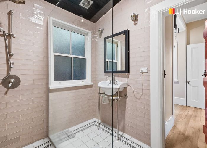  at 5 Macandrew Road, Careys Bay, Dunedin