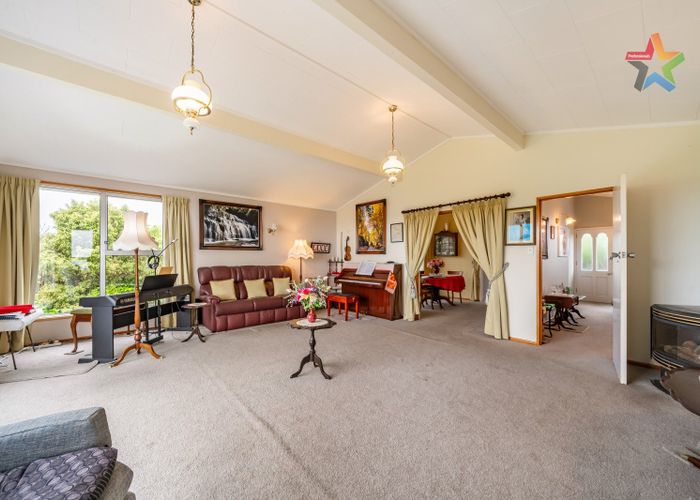  at 2 Honeysuckle Grove, Maungaraki, Lower Hutt
