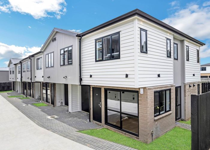  at Lot 5/525 Massey Road, Mangere, Manukau City, Auckland